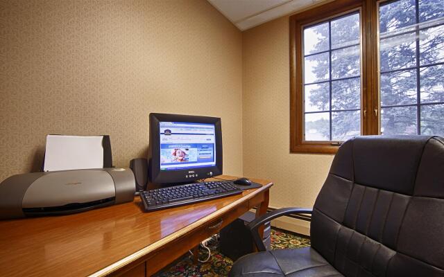 Red Roof Inn & Suites Hazleton