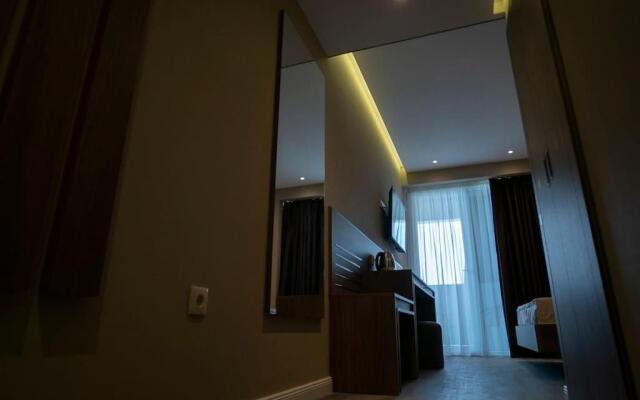 Leo Group Luxury Apartment 24-11 Alliance Palace