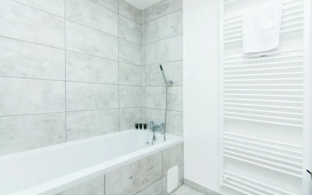 Stunning 2bed Flat in Bond House