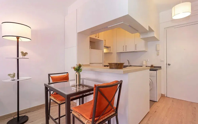 Magnificent 1 Bedroom Apartment With Balcony Santa Marta III
