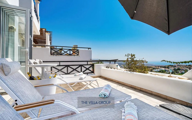 Thea Vista Apartment