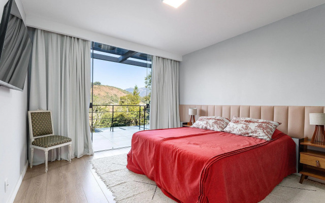 Casa Linda em Itaipava, 4 suítes, sauna, A/C