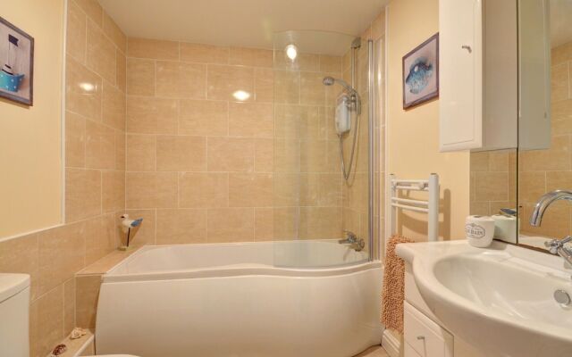 Modern Apartment in Carbis Bay Near Beach