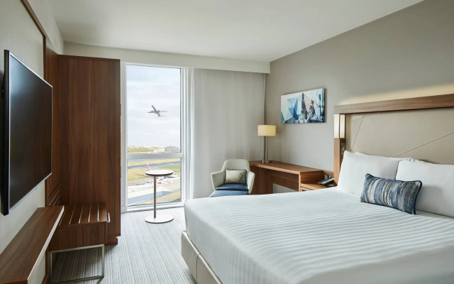 Courtyard by Marriott London City Airport