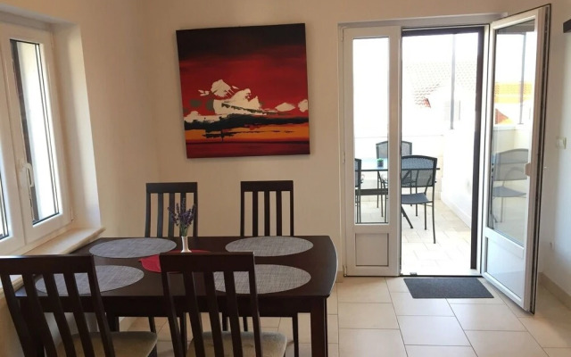 Nikola M - 2 Bedrooms - A4