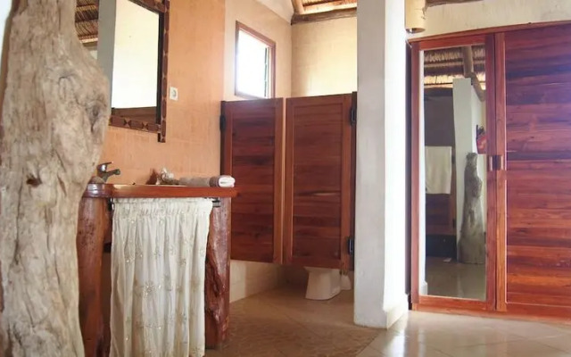 Caliente Beach Lodge