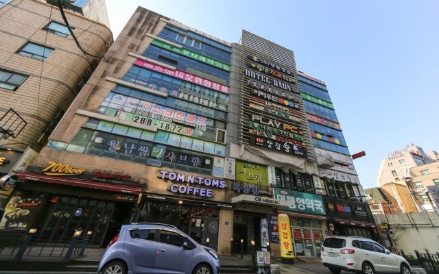 Changwon Bonggok-dong Hotel Daon