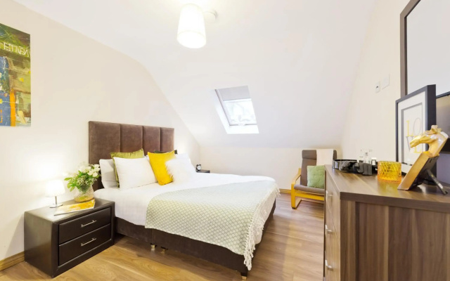 The Five Lamps Suites