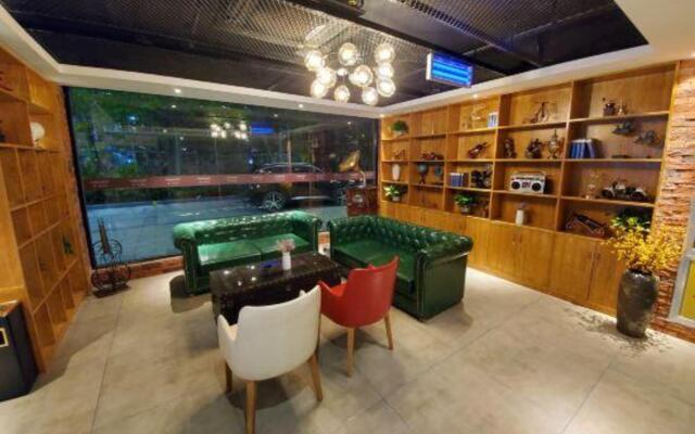James Joyce Coffetel (Qingdao Pijiu Street, Zhongshan Park)