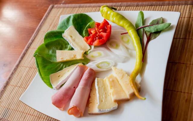 Bed&Wood in Center of Oradea 1