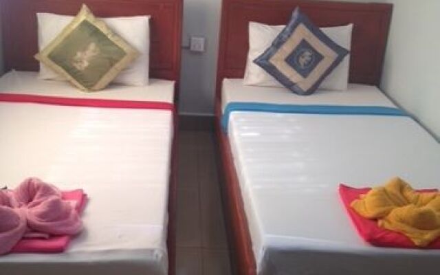 White Beach Bungalows