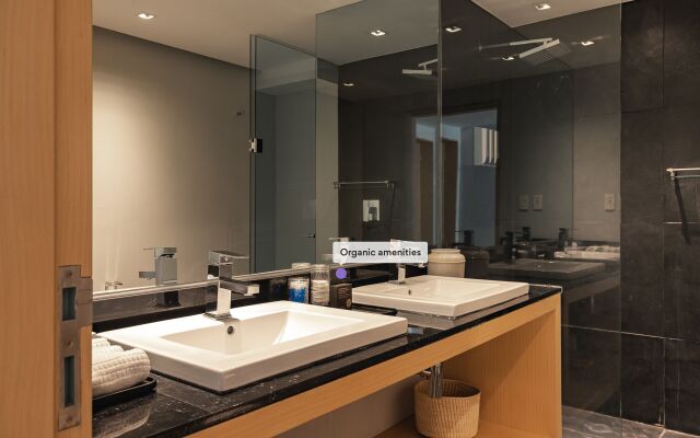 Casai Luxury Designer Apt in the Best Location