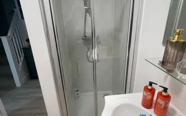 Stylish Apartment in Watford