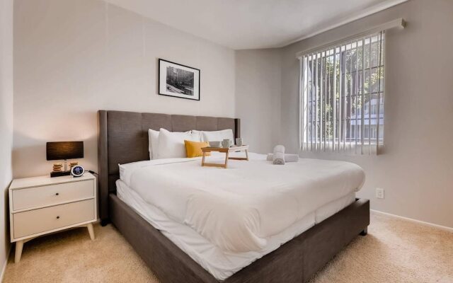 Gorgeous Beverly Hills/Weho - 2BR/Bath - 2 Free Parking Spots! (BW-1)