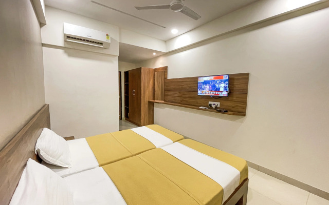 Stay Guru Hari Om Residency