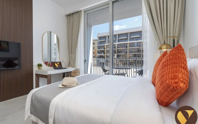 5 Mins Circle mal & 12 Mins Emirates Mal