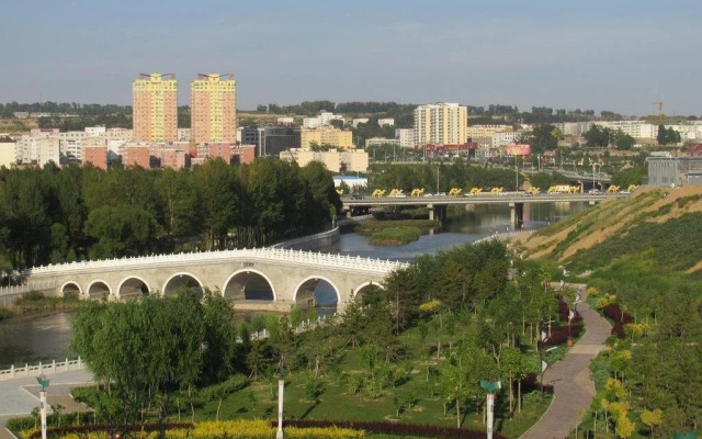 Shun 8 Hotel - Yulin