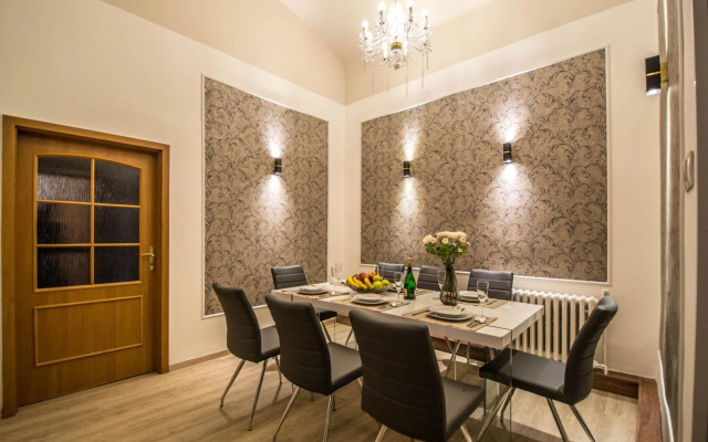 4Bdr Historical Spirit Apt By Ruterra