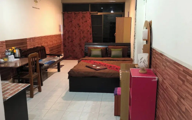 Sandee Place Chomthong