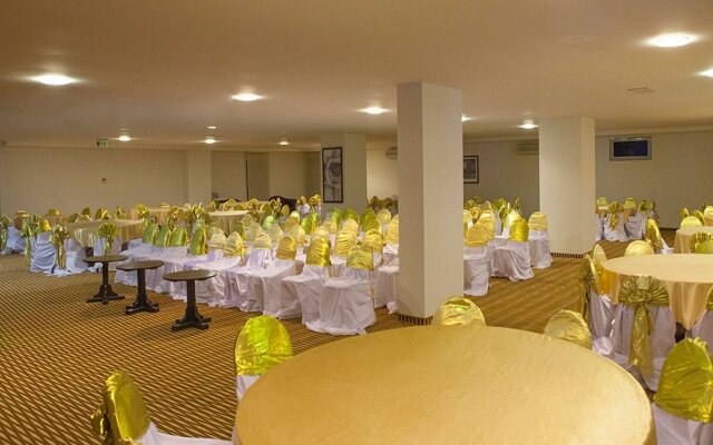 Side Aluna Hotel