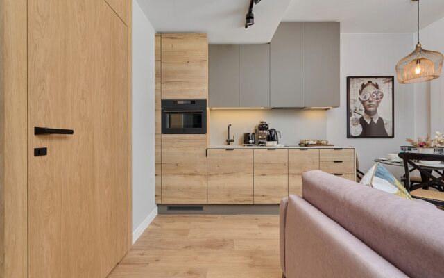 Plac Wolności 6 by Renters