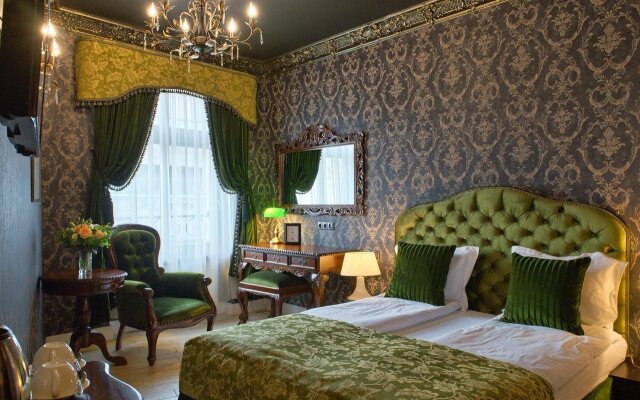 SleepWalker Boutique Suites