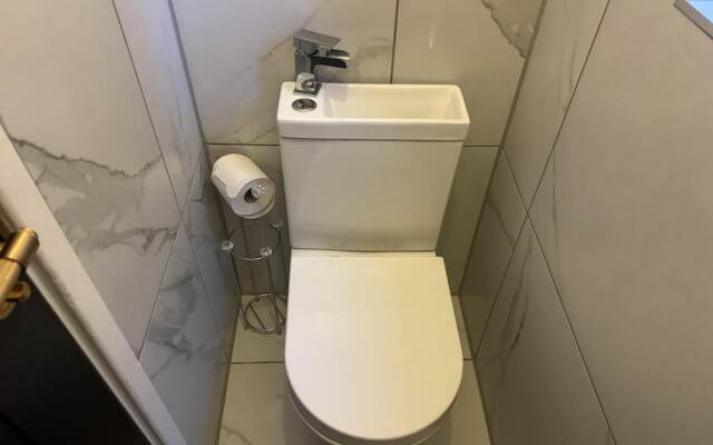 Impeccable 3-bed House in Walsall