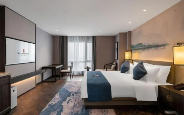 Rezen Dong Hotel