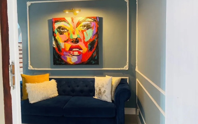 Or Tambo Airport Holiday Home