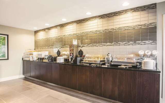 La Quinta Inn & Suites by Wyndham Atlanta Midtown - Buckhead