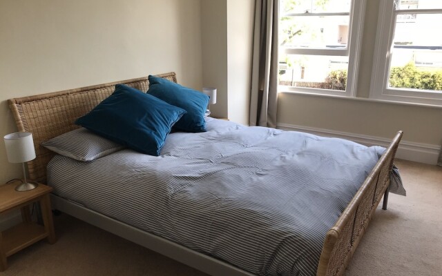 Wix's Lane 3 bed Apartment