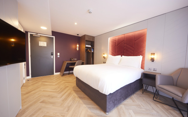 Roomzzz York City