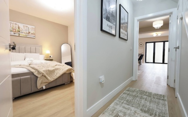 Modern 5BR Home new