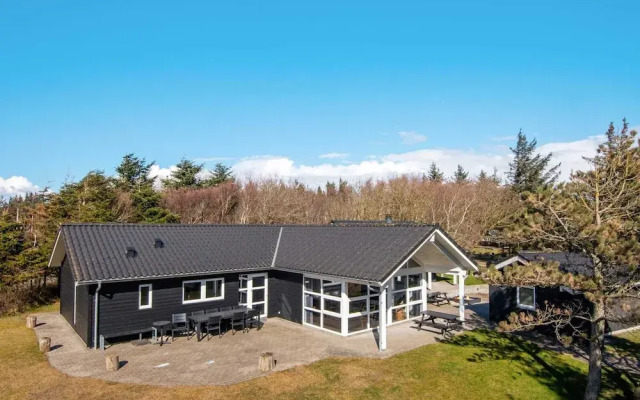 10 Person Holiday Home in Logstor-by Traum