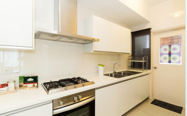 Chic and Cozy 3BR Apartment at Publika