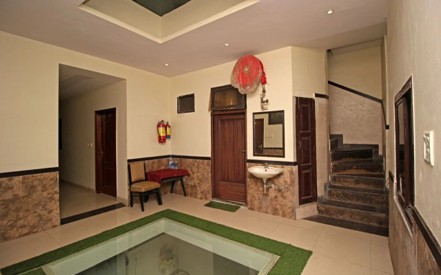 OYO 4883 Duke Hotel