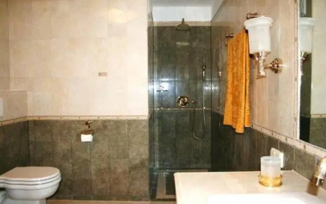 Luxury Apartment In Versace Style