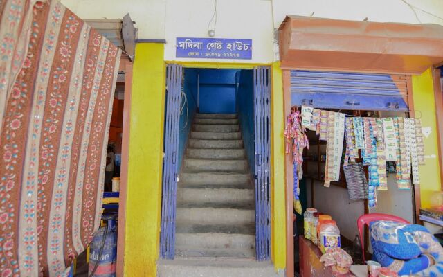 Madina Guest House by OYO Rooms