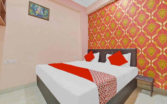 OYO Flagship 80582 Hotel Daily 2