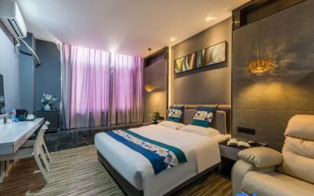 Doctor Mountain Yu Hotel