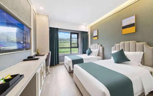 Howard Johnson by Wyndham Lake Serenity Hot Springs Xichang