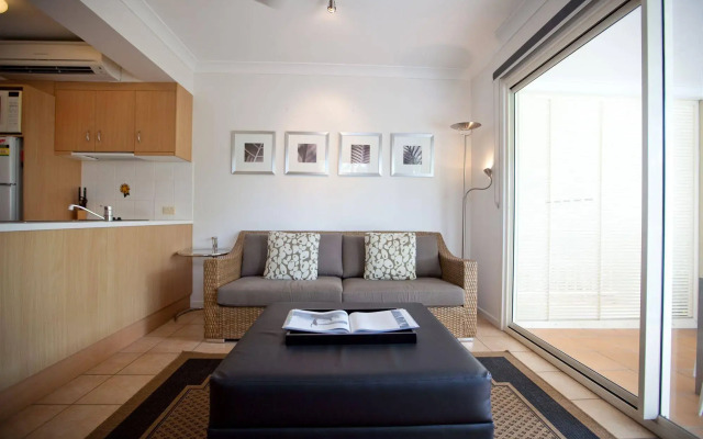 Port Douglas Apartments - Adults Only Oasis