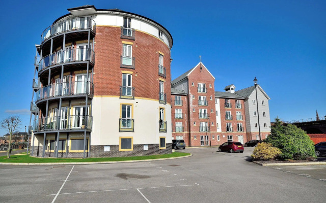 Racecourse Serviced Apartments