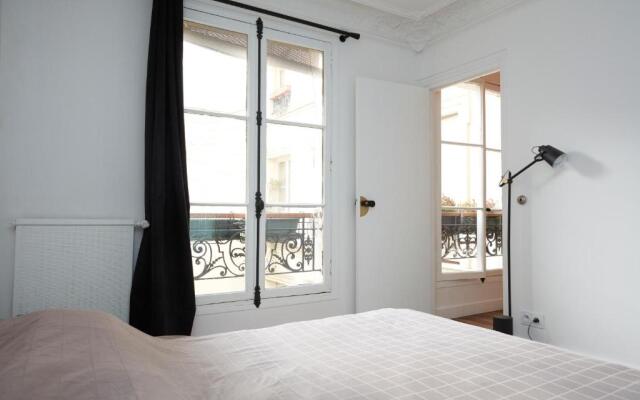 Design apartment in a Hype area near Montmartre