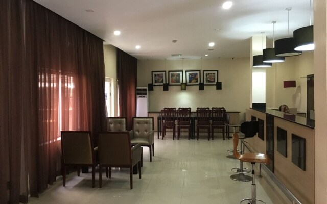 Parktonian Hotel Ikate