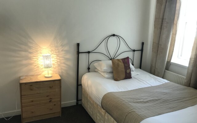 OYO Newcastle West