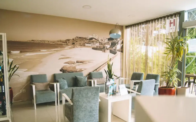 Laurus Hotel