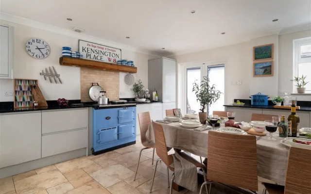 Quay House - Waterside Eclectic Style Character Home