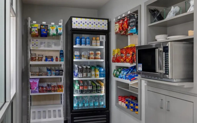 Spark by Hilton Artesia