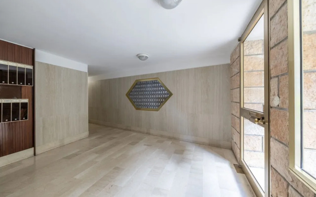 5 Minutes Walk by Wonderful Italy